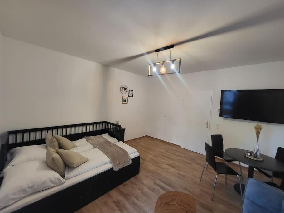 Exklusive Gartenwohnung Wina Bagian luar foto
