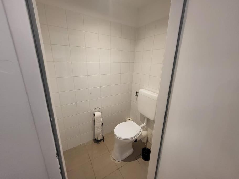 Exklusive Gartenwohnung Wina Bagian luar foto