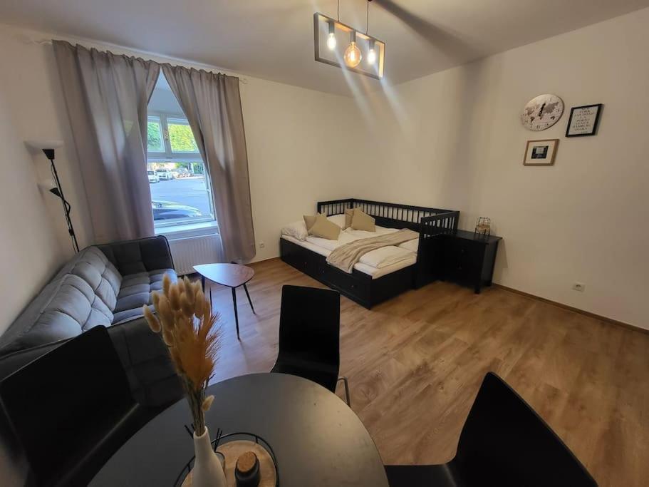 Exklusive Gartenwohnung Wina Bagian luar foto