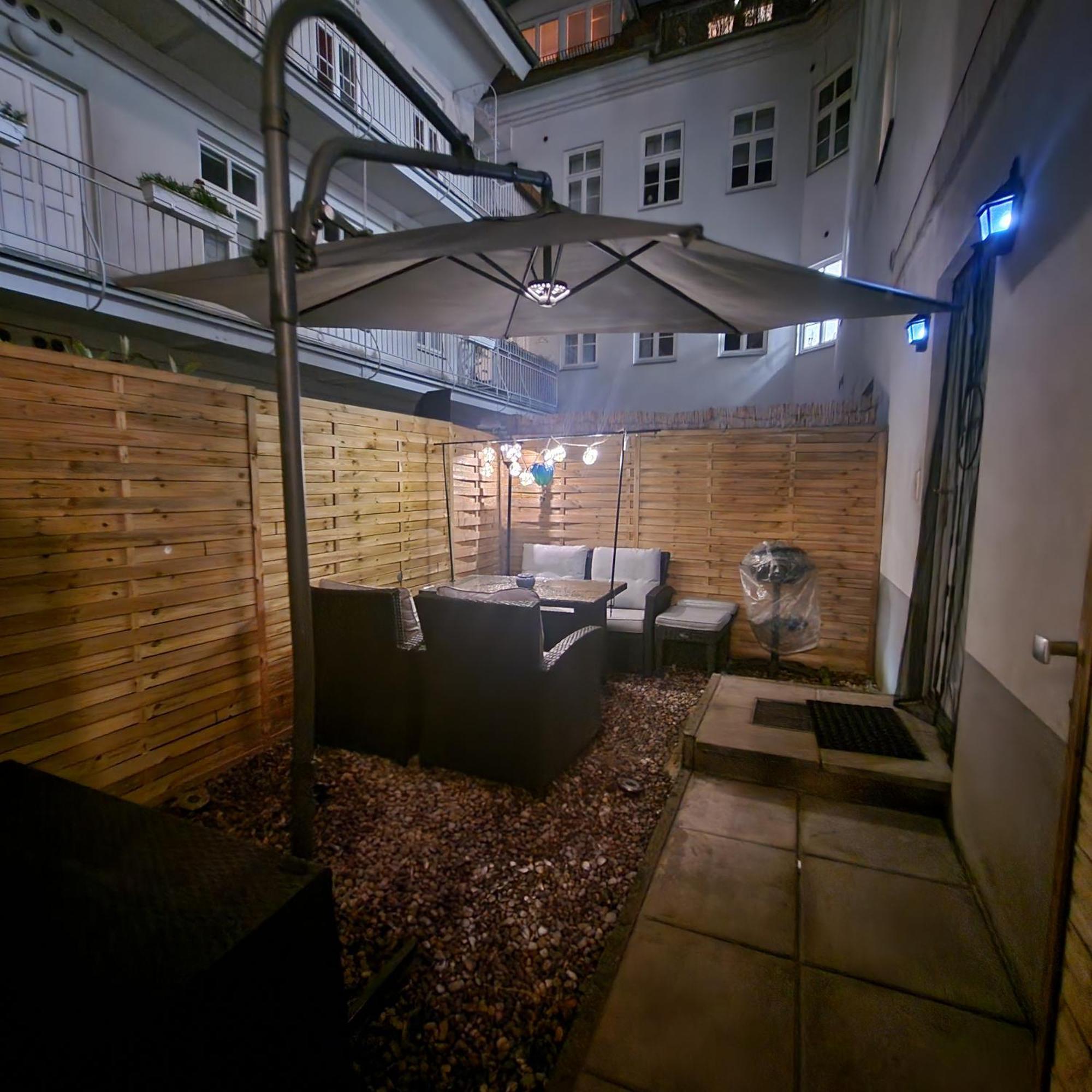 Exklusive Gartenwohnung Wina Bagian luar foto