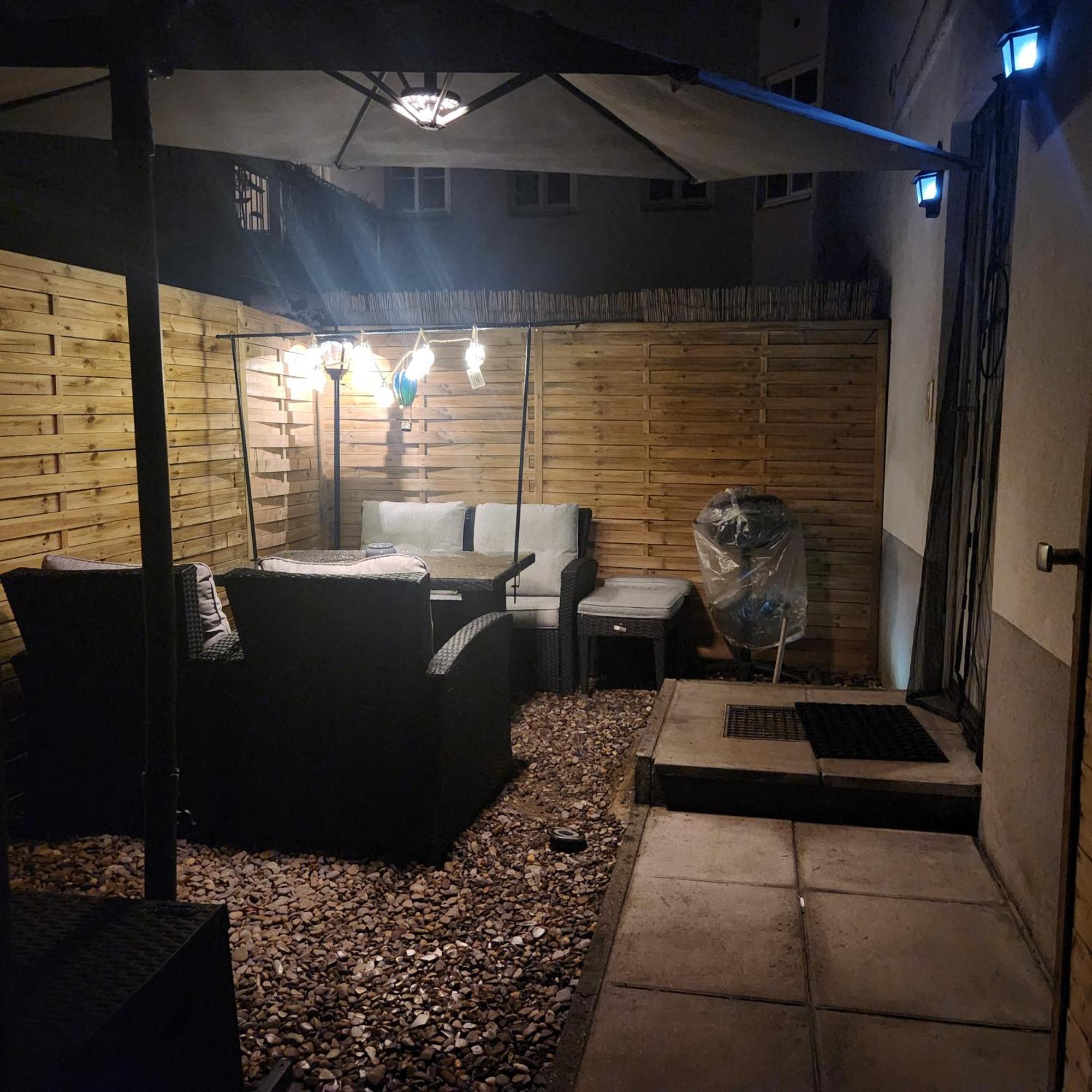 Exklusive Gartenwohnung Wina Bagian luar foto